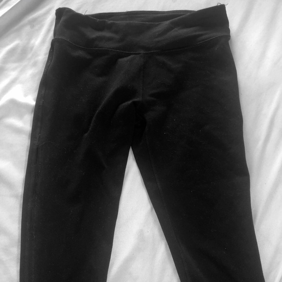 Fabletics Olive Capri II in black - Picture 3 of 4